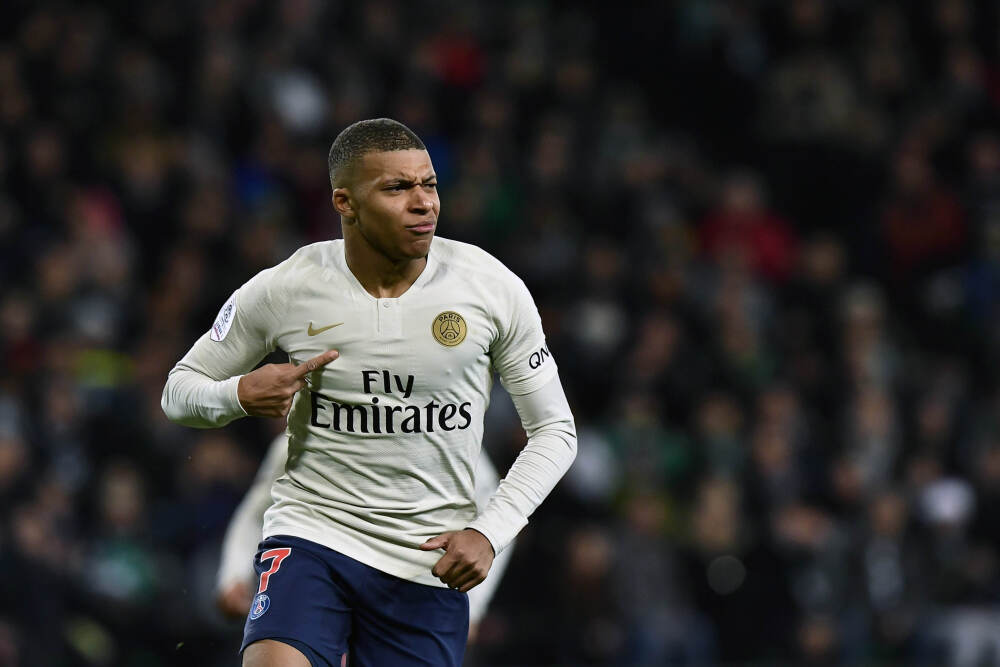 雷军，吃到了马化腾的苦